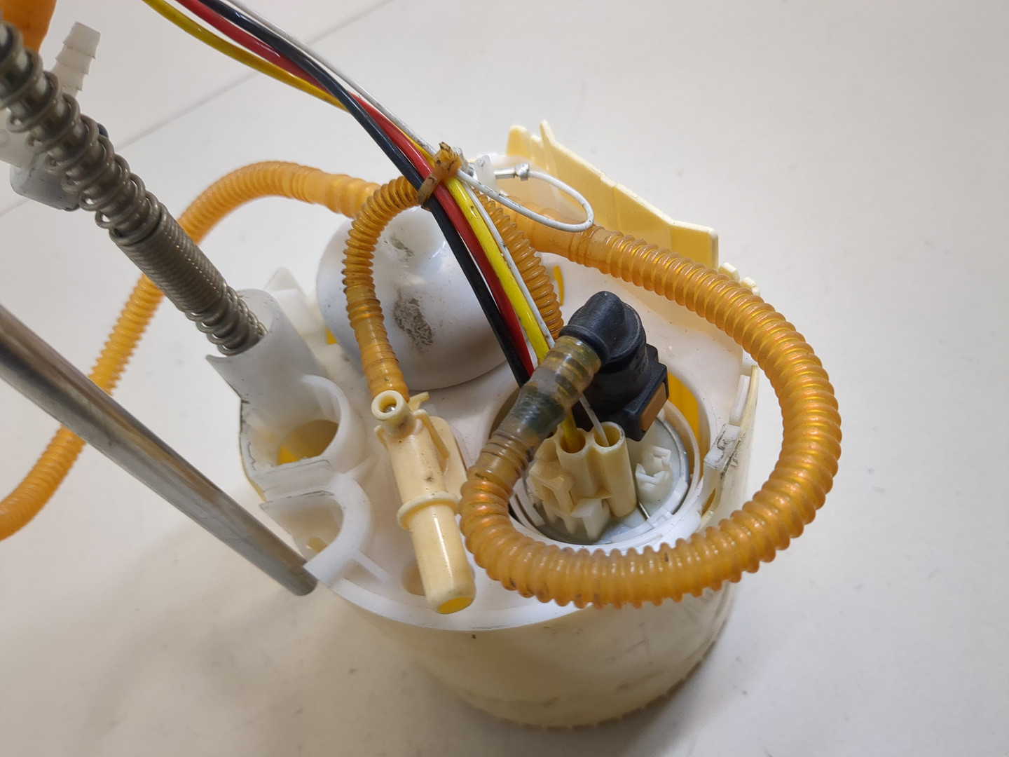 Насос топливный электрический