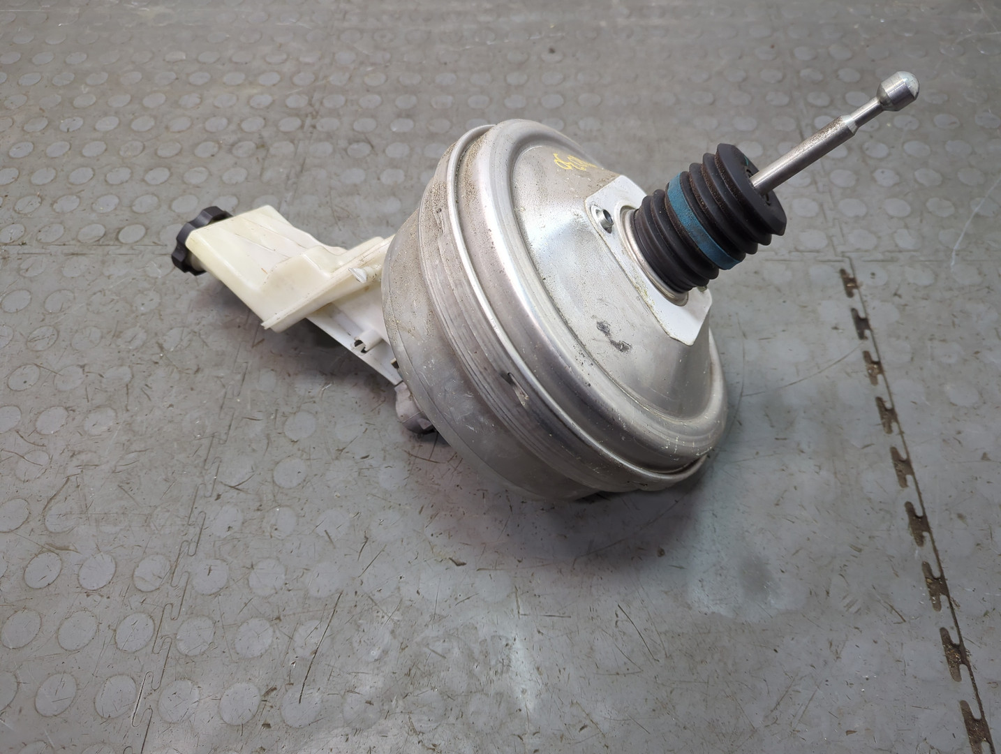 Цилиндр тормозной главный