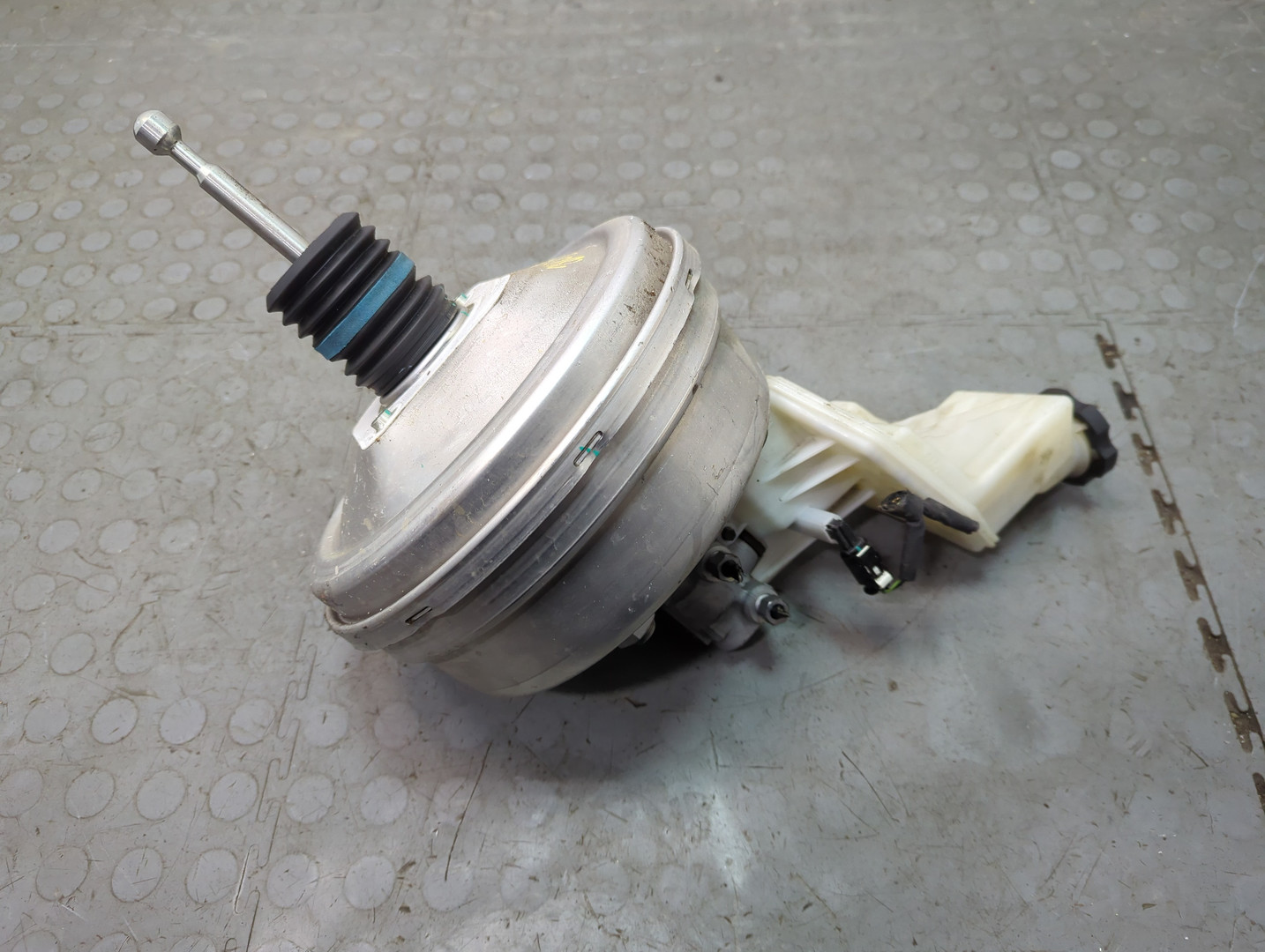 Цилиндр тормозной главный