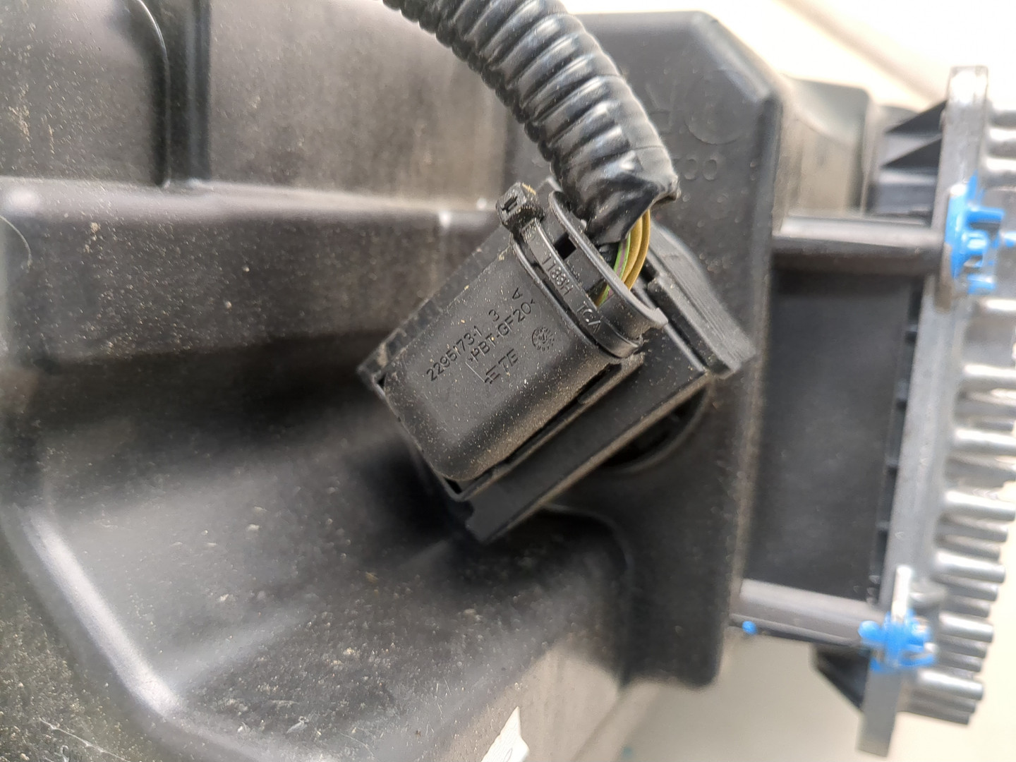 Фара правая