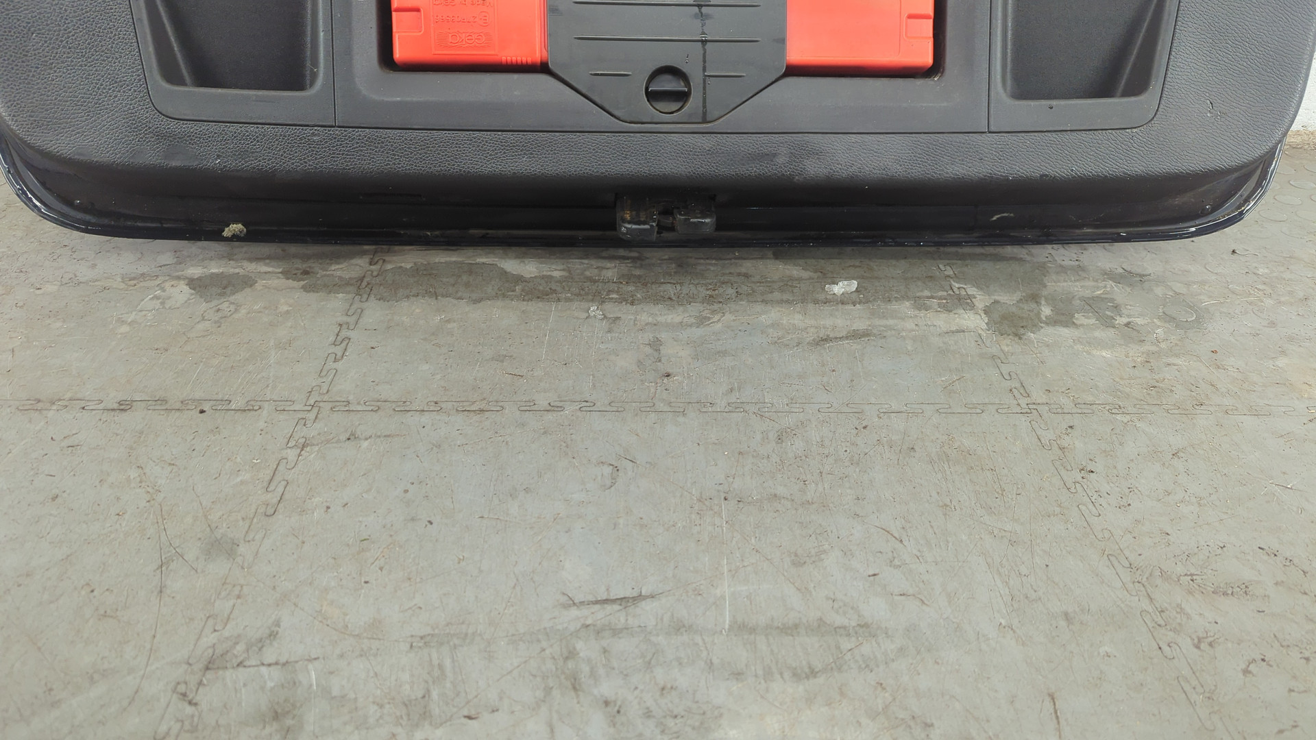 Дверь багажника