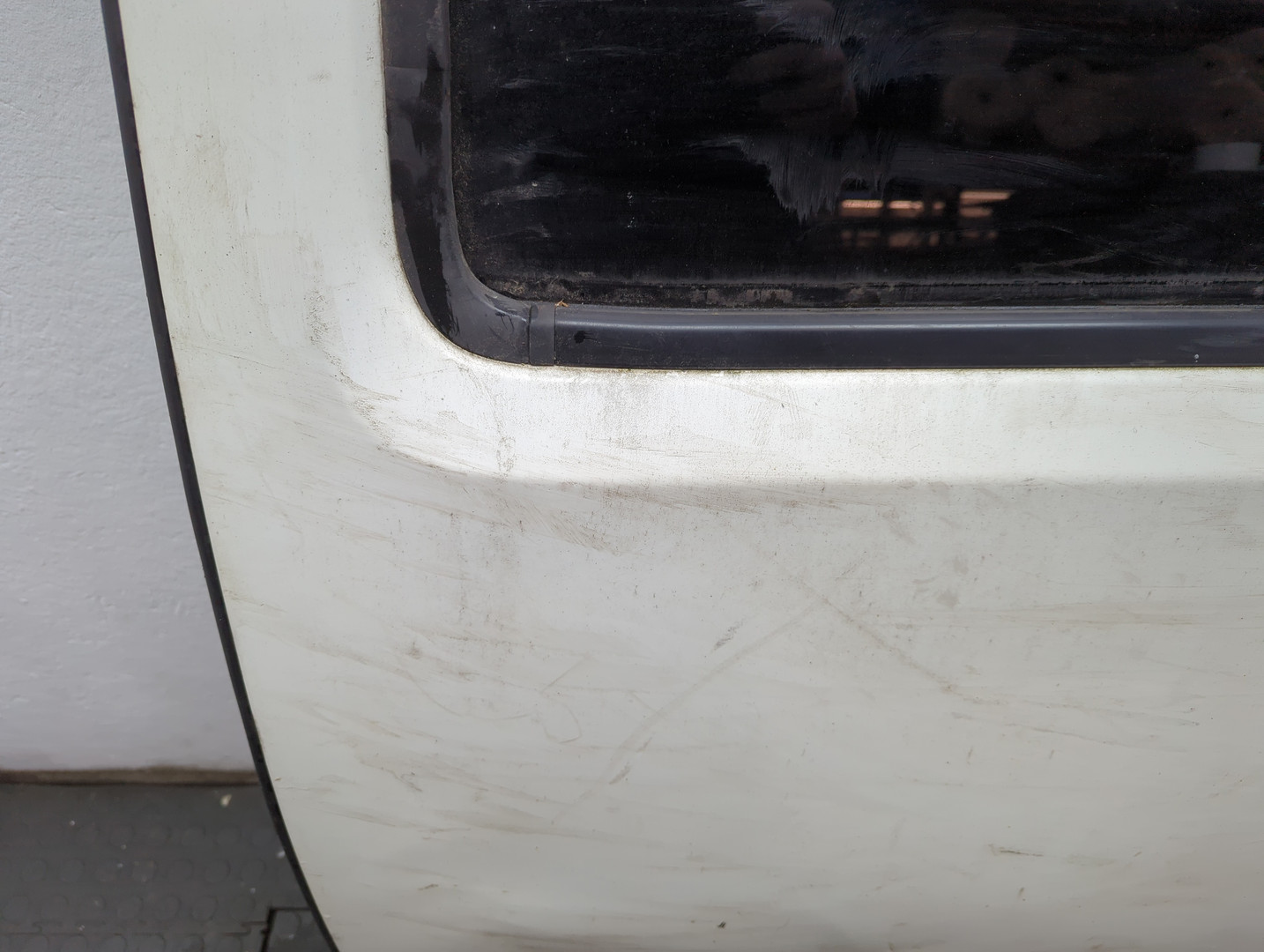 Дверь задняя левая