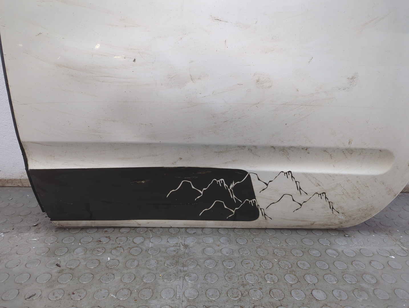 Дверь задняя левая