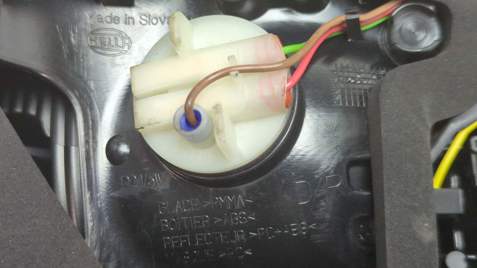 Фонарь задний внутренний правый