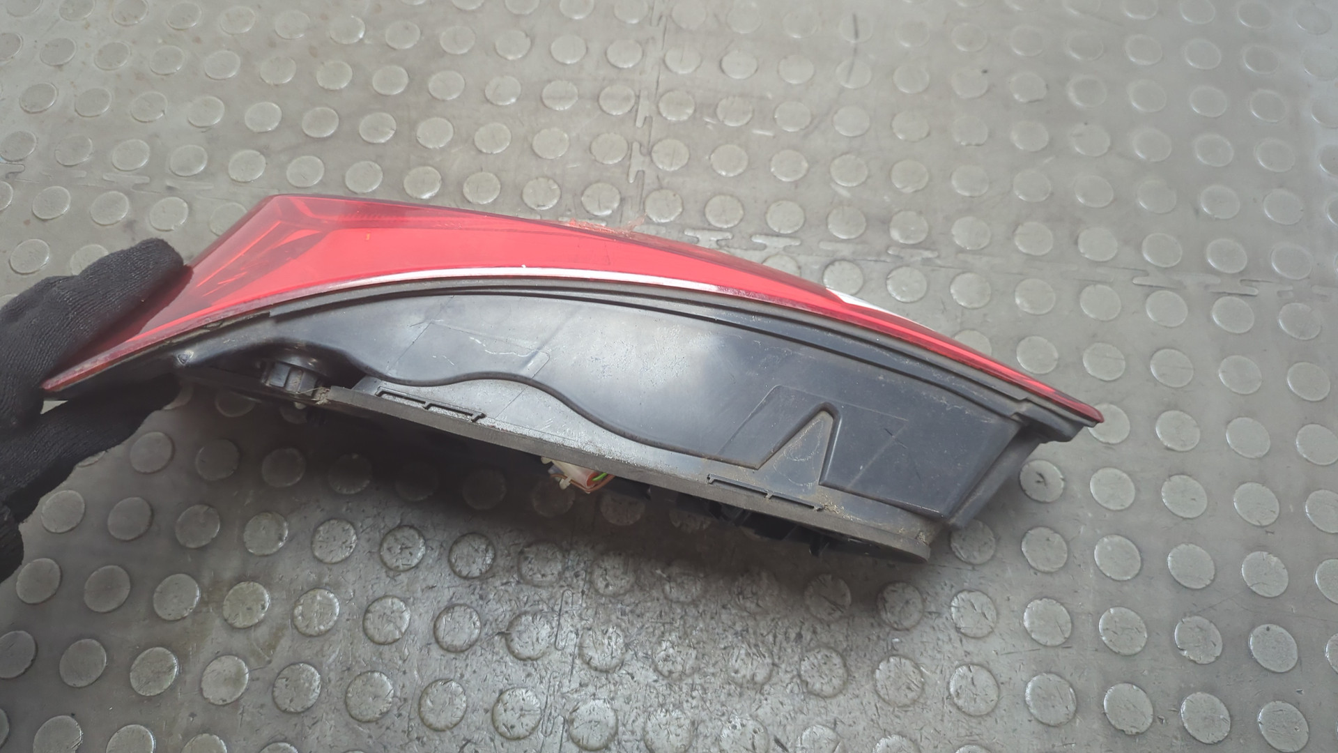 Фонарь задний внутренний правый