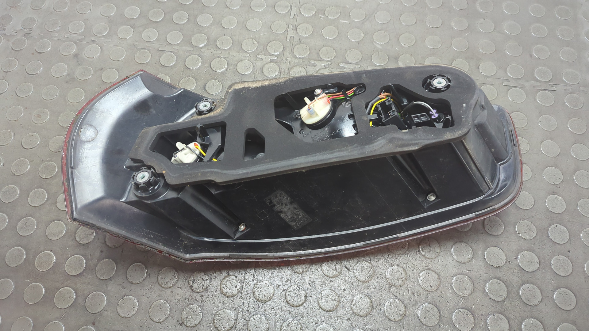 Фонарь задний внутренний правый