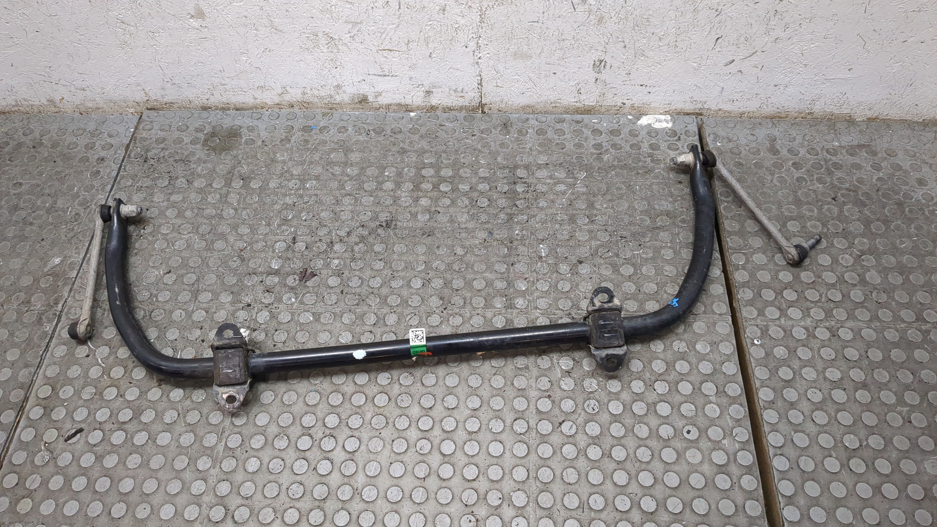 Стабилизатор передний