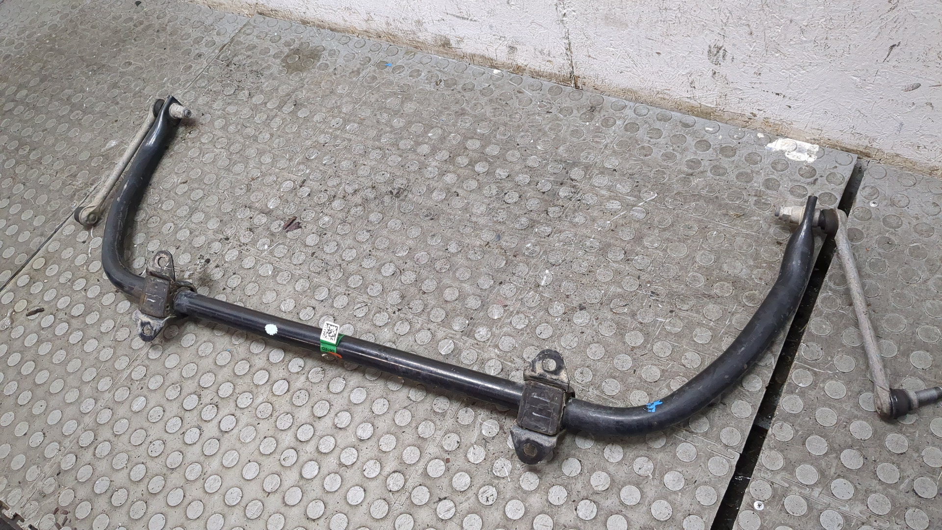 Стабилизатор передний