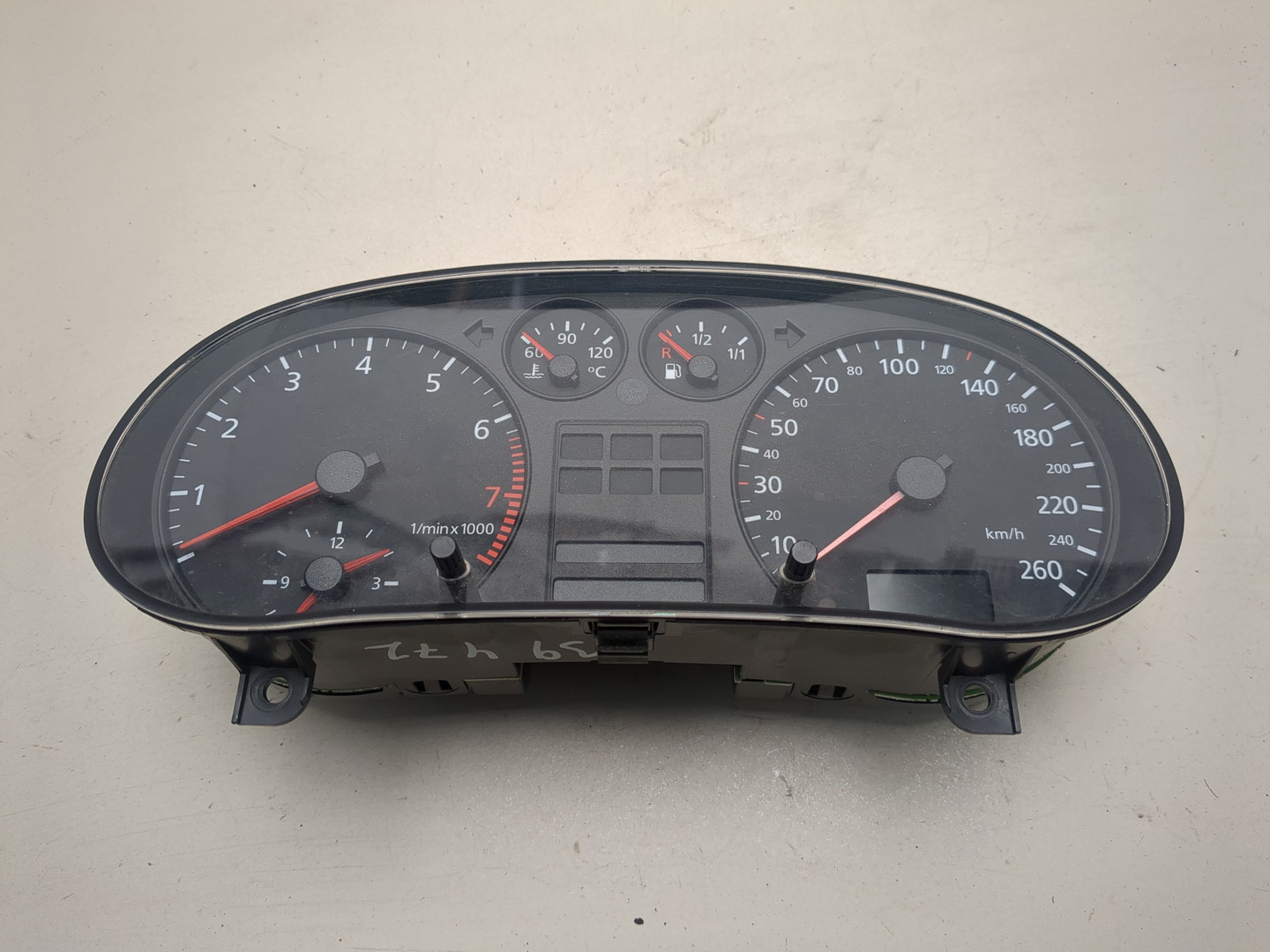 Панель приборов