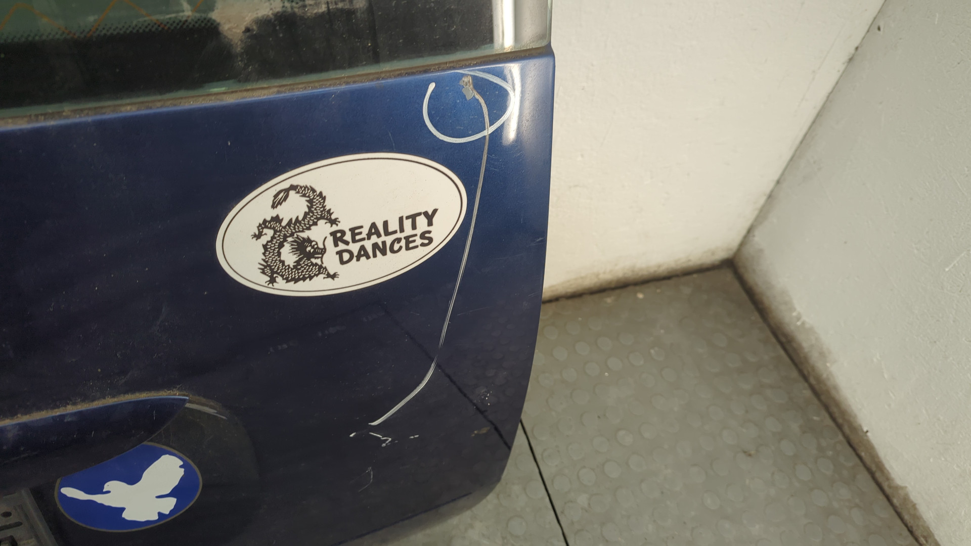 Дверь багажника