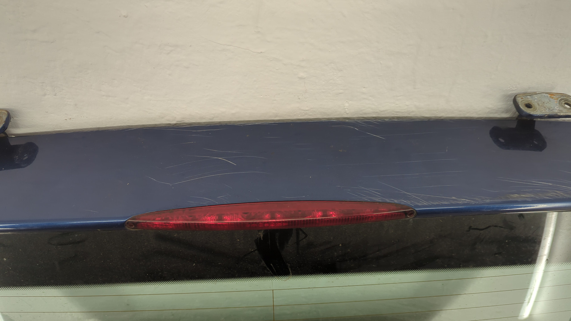 Дверь багажника