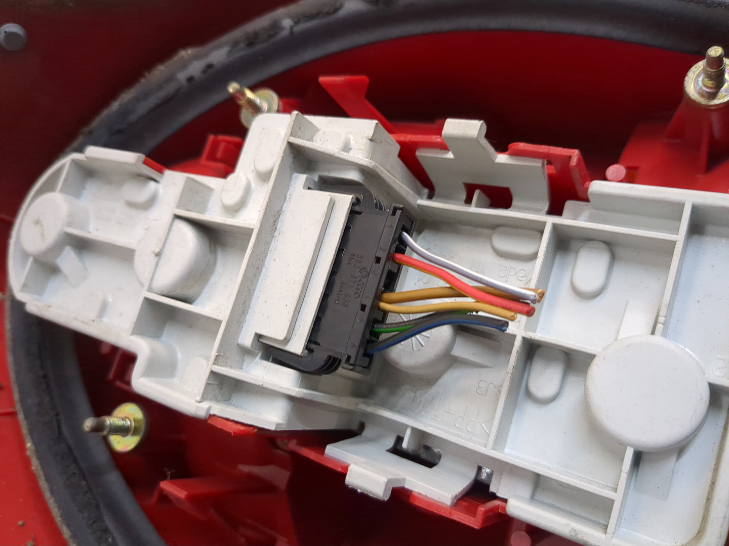 Фонарь задний правый