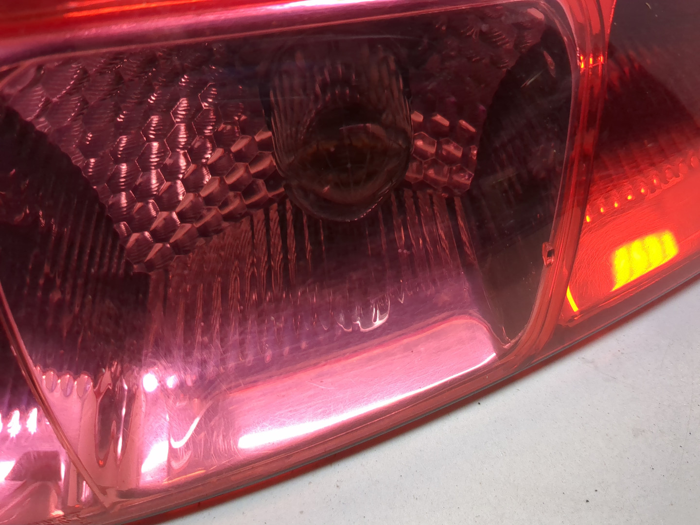 Фонарь задний правый