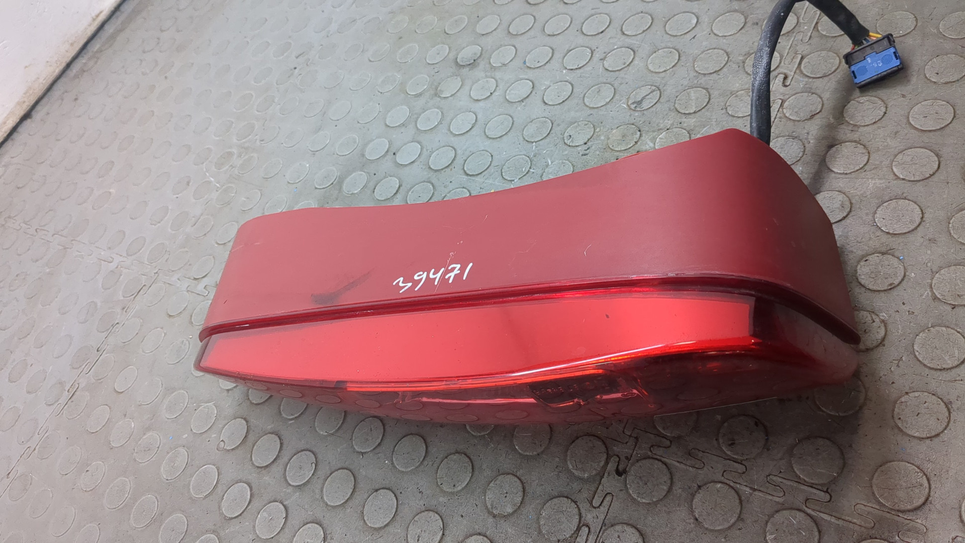 Фонарь задний правый