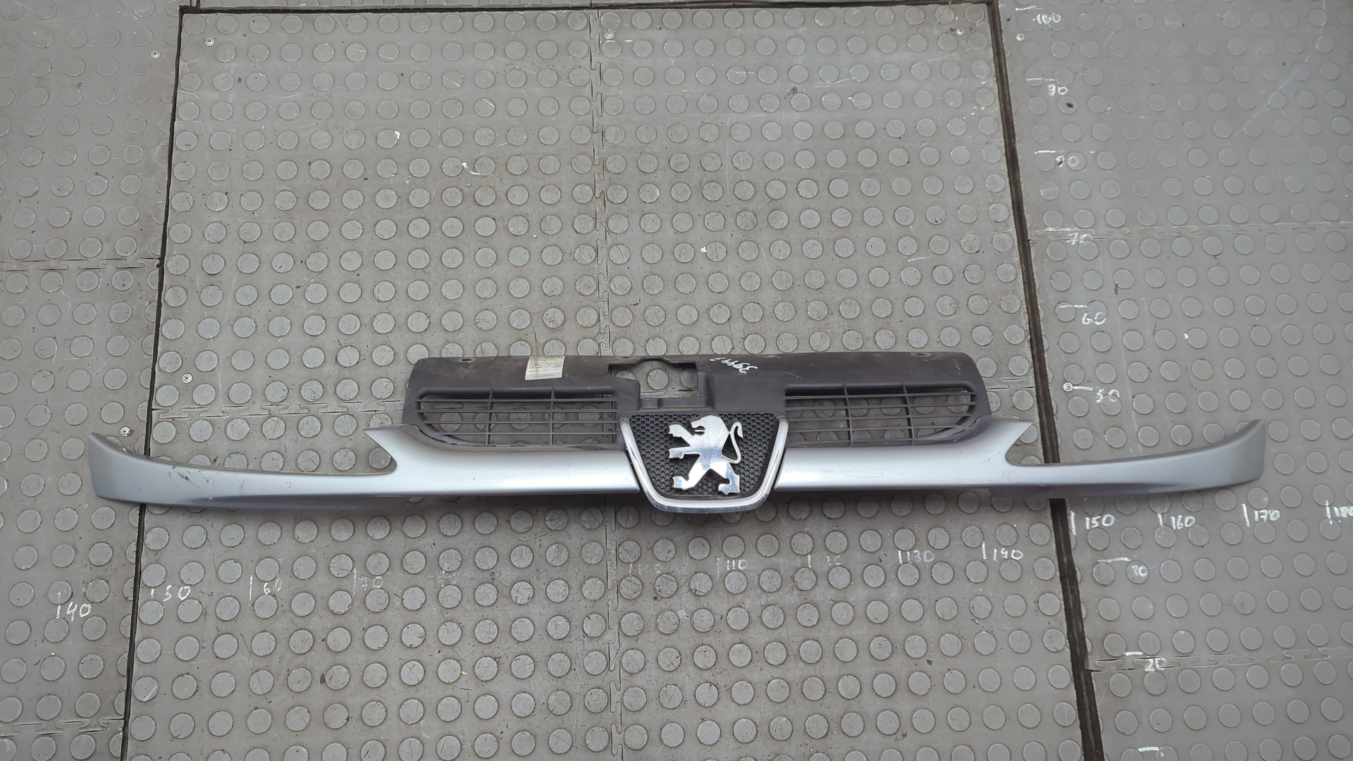 Решетка радиатора