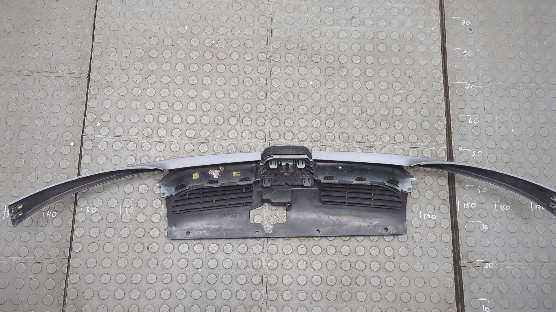 Решетка радиатора