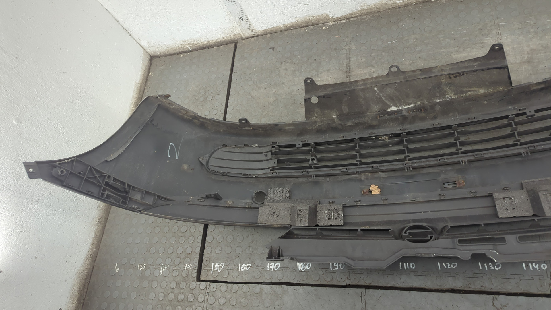 Бампер передний