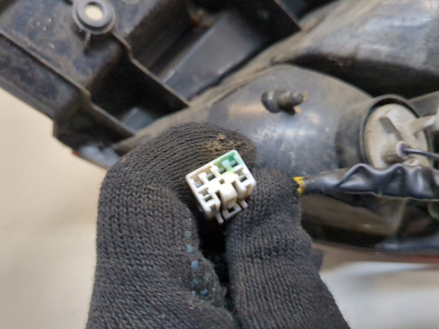 Фонарь задний левый