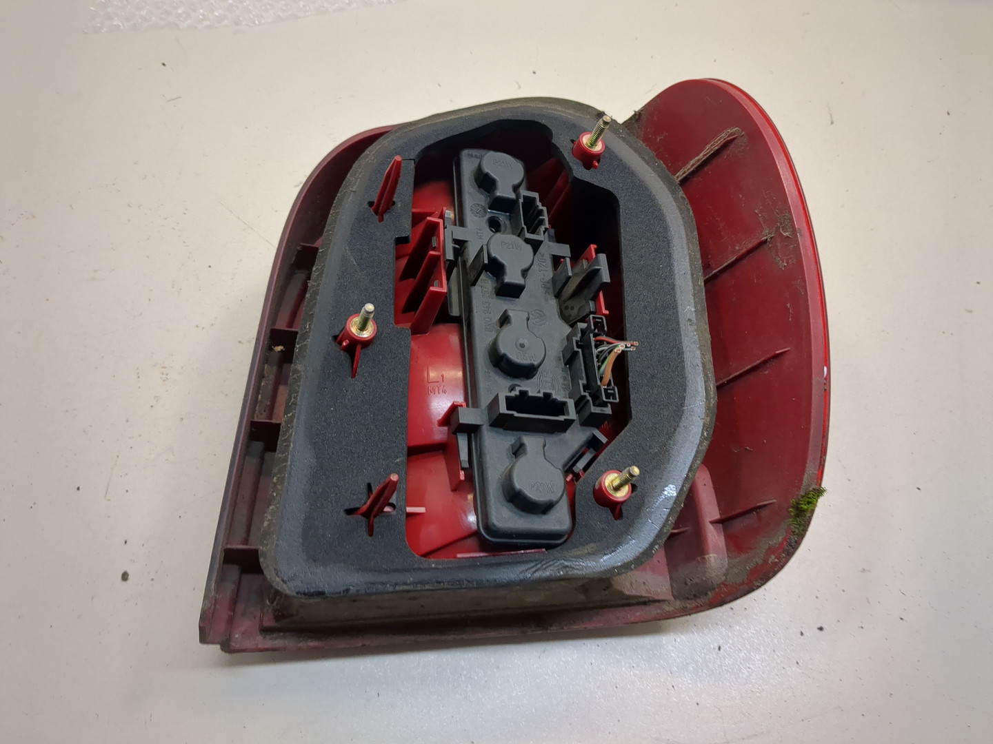 Фонарь задний левый