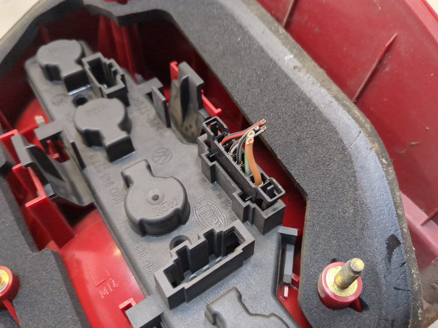 Фонарь задний левый