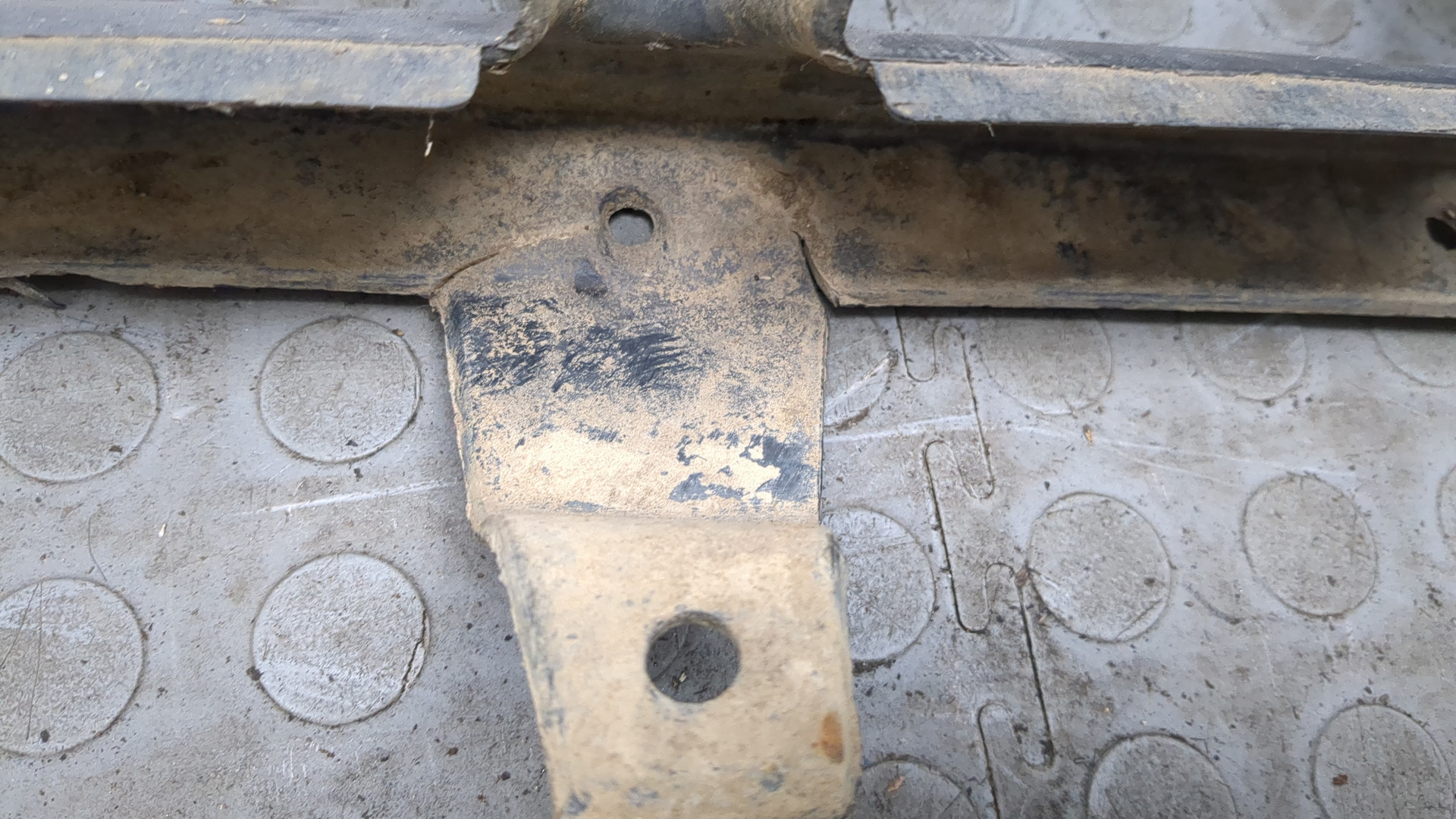 Бампер передний