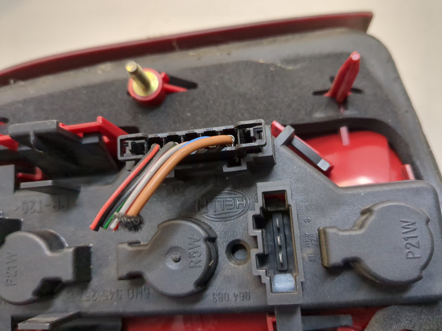 Фонарь задний правый