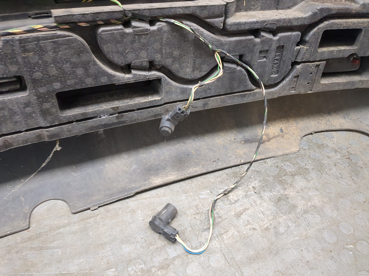 Бампер задний