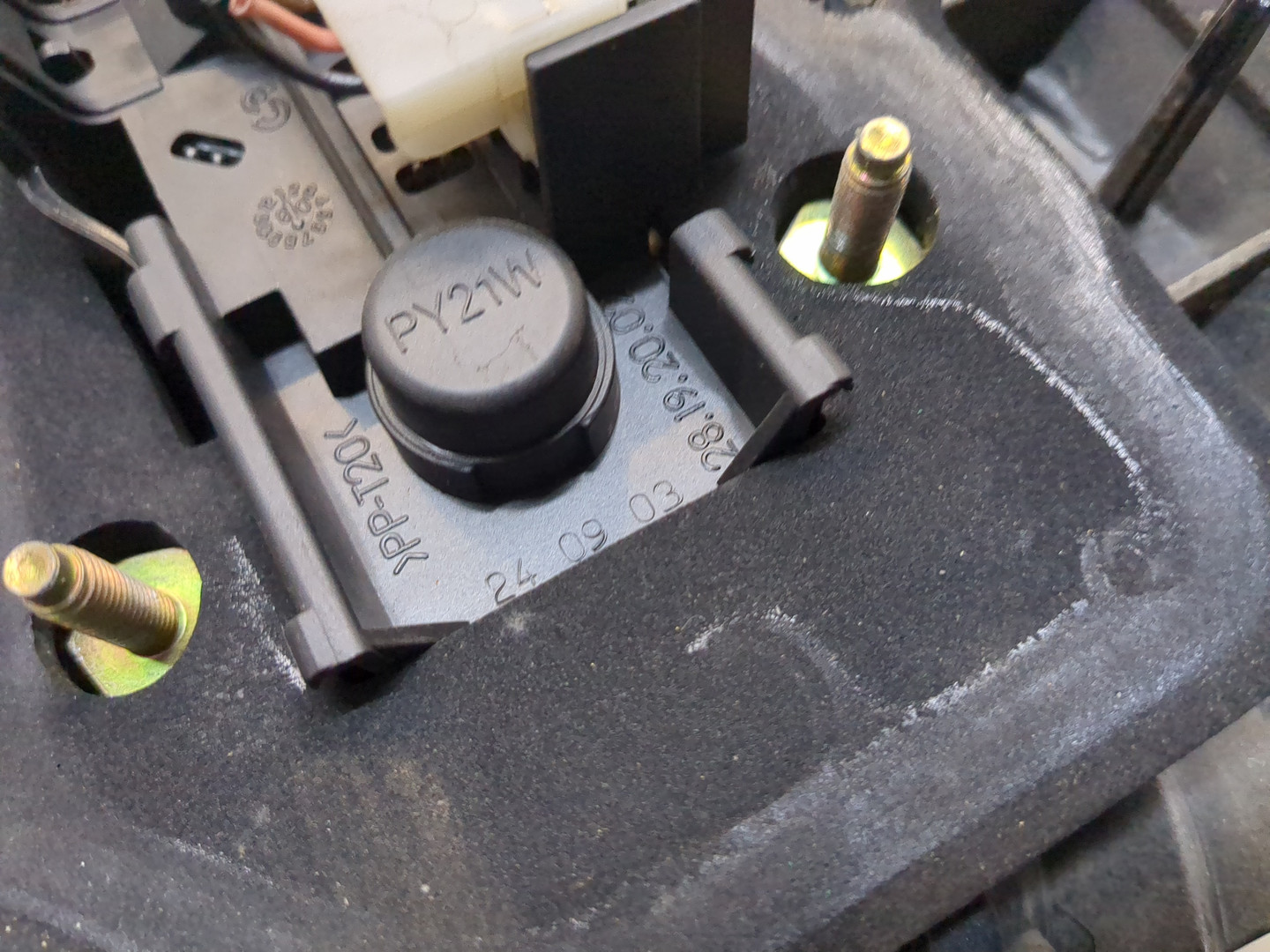 Фонарь задний левый