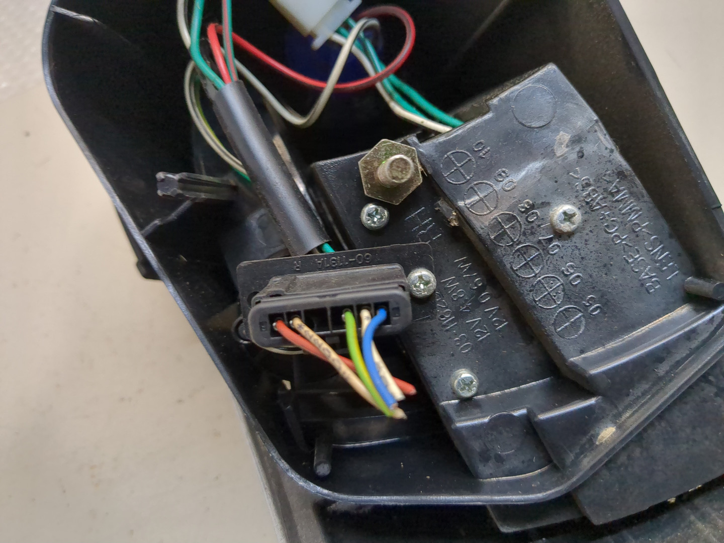 Фонарь задний правый