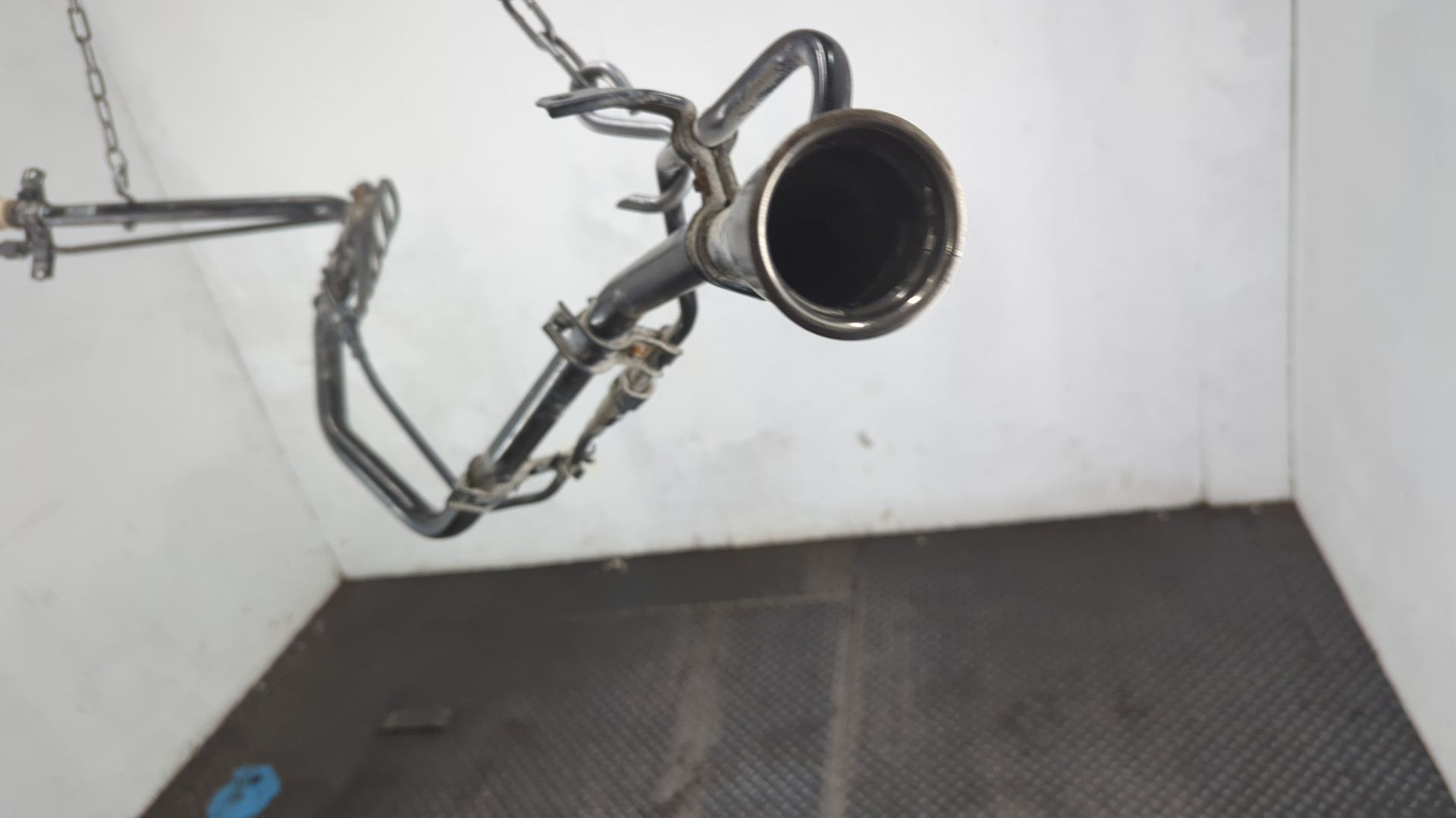 Горловина топливного бака