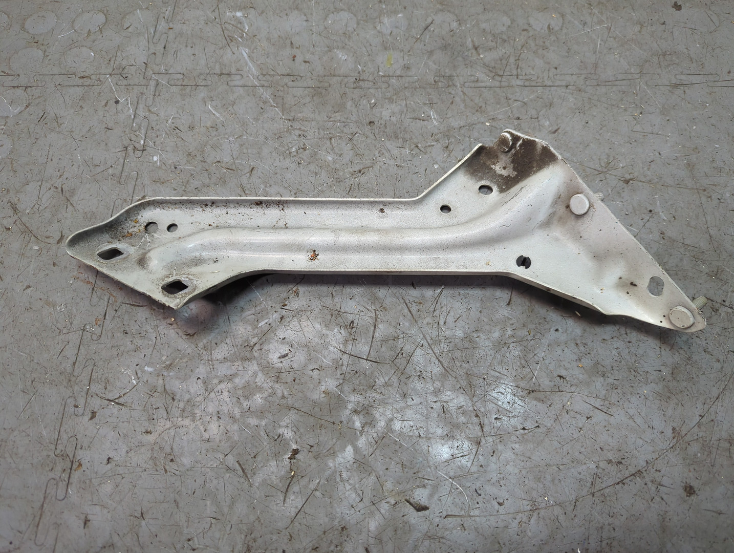 Кронштейн крепления крыла