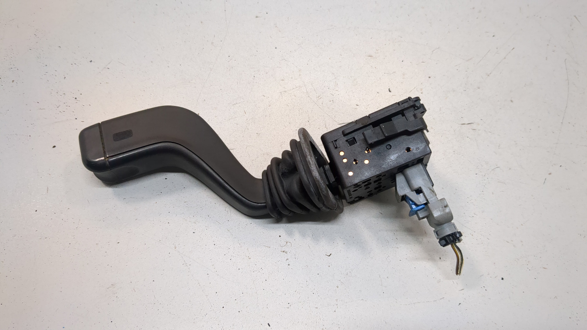 Переключатель поворотов подрулевой