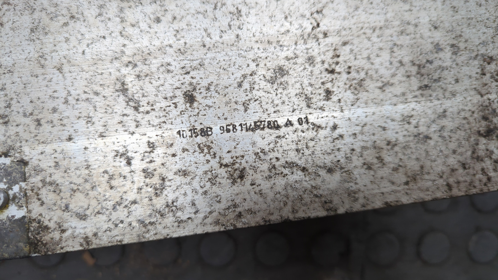 Усилитель переднего бампера