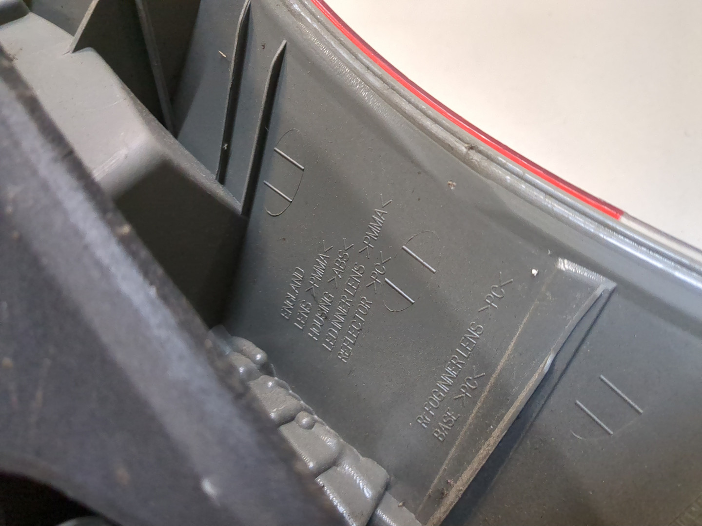 Фонарь задний левый