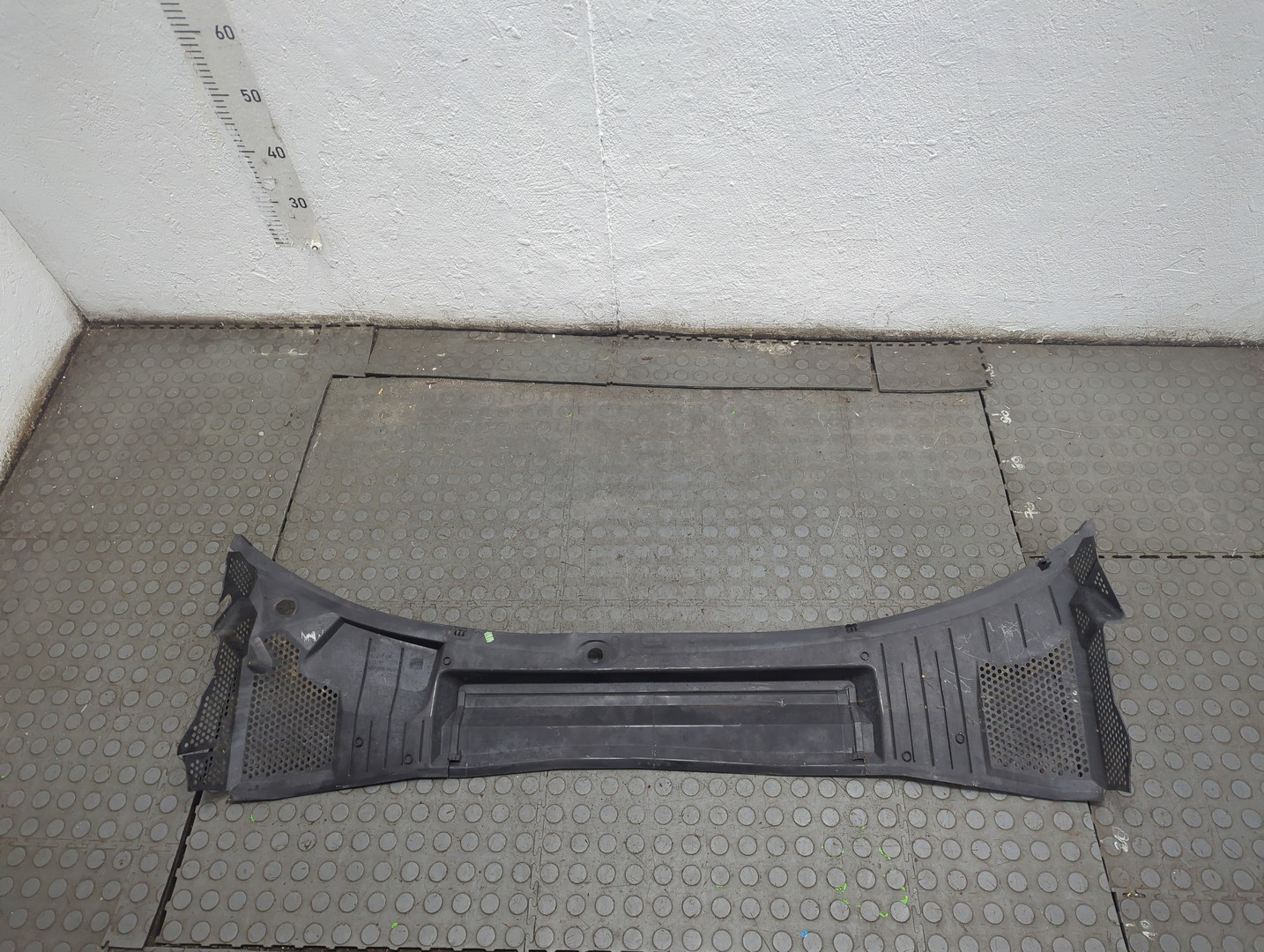 Решетка стеклоочистителей (Жабо)