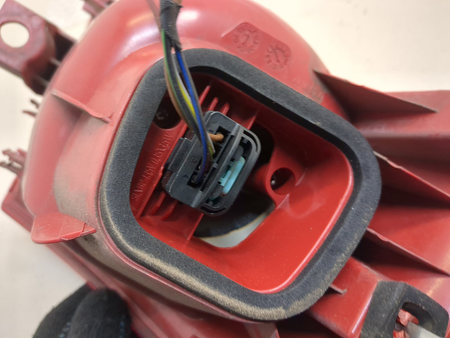 Фонарь задний правый