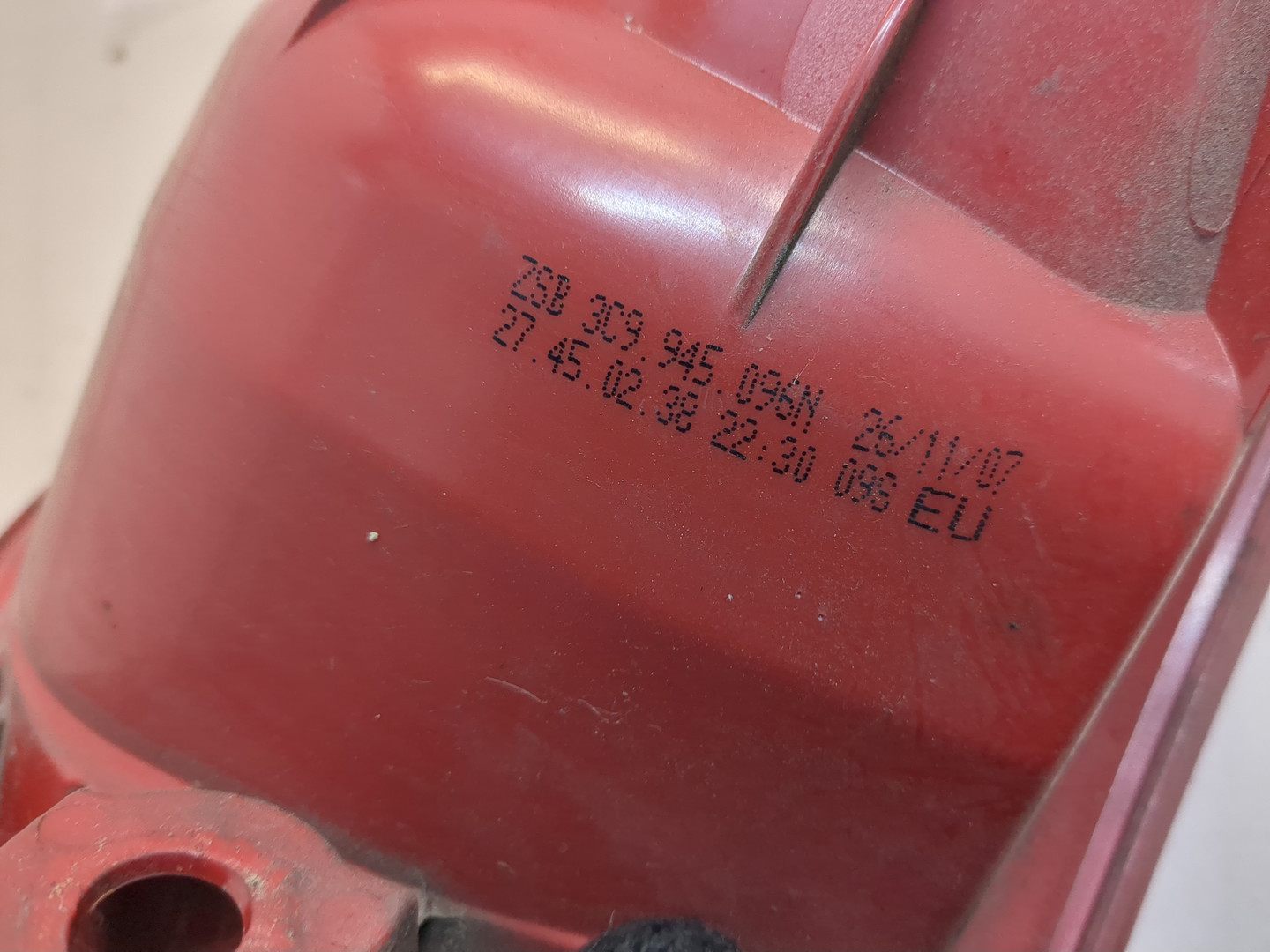 Фонарь задний правый