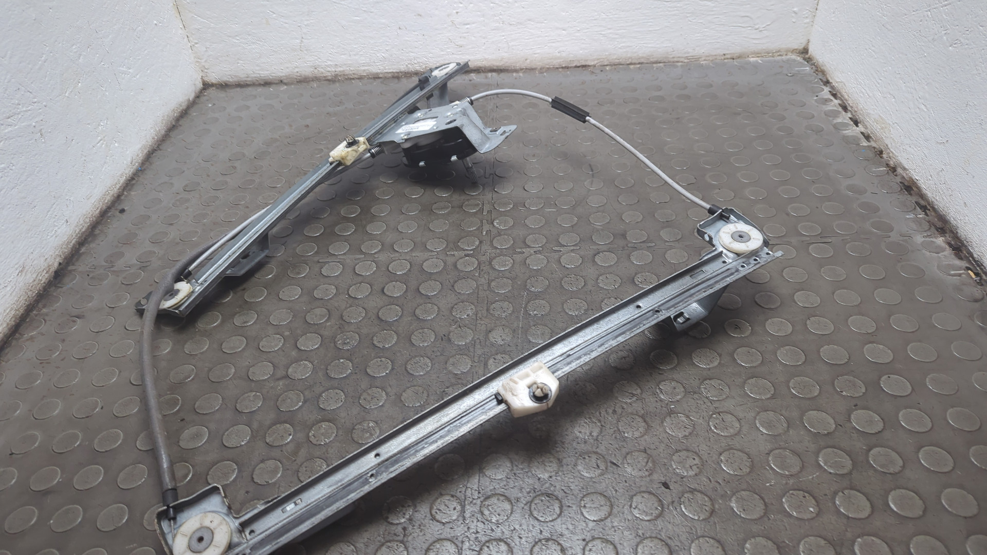 Стеклоподъемник механ. передний левый