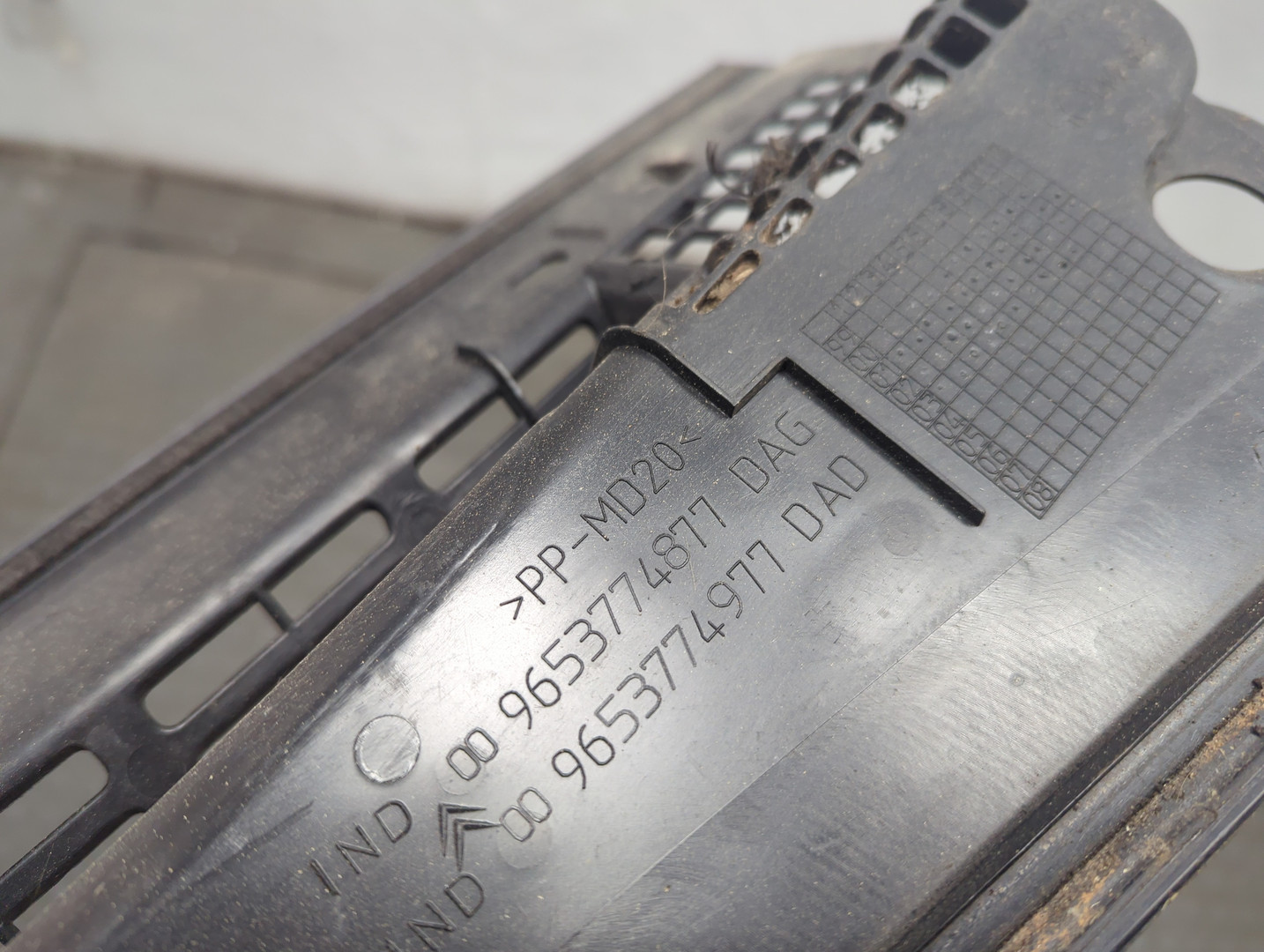 Решетка стеклоочистителей (Жабо)