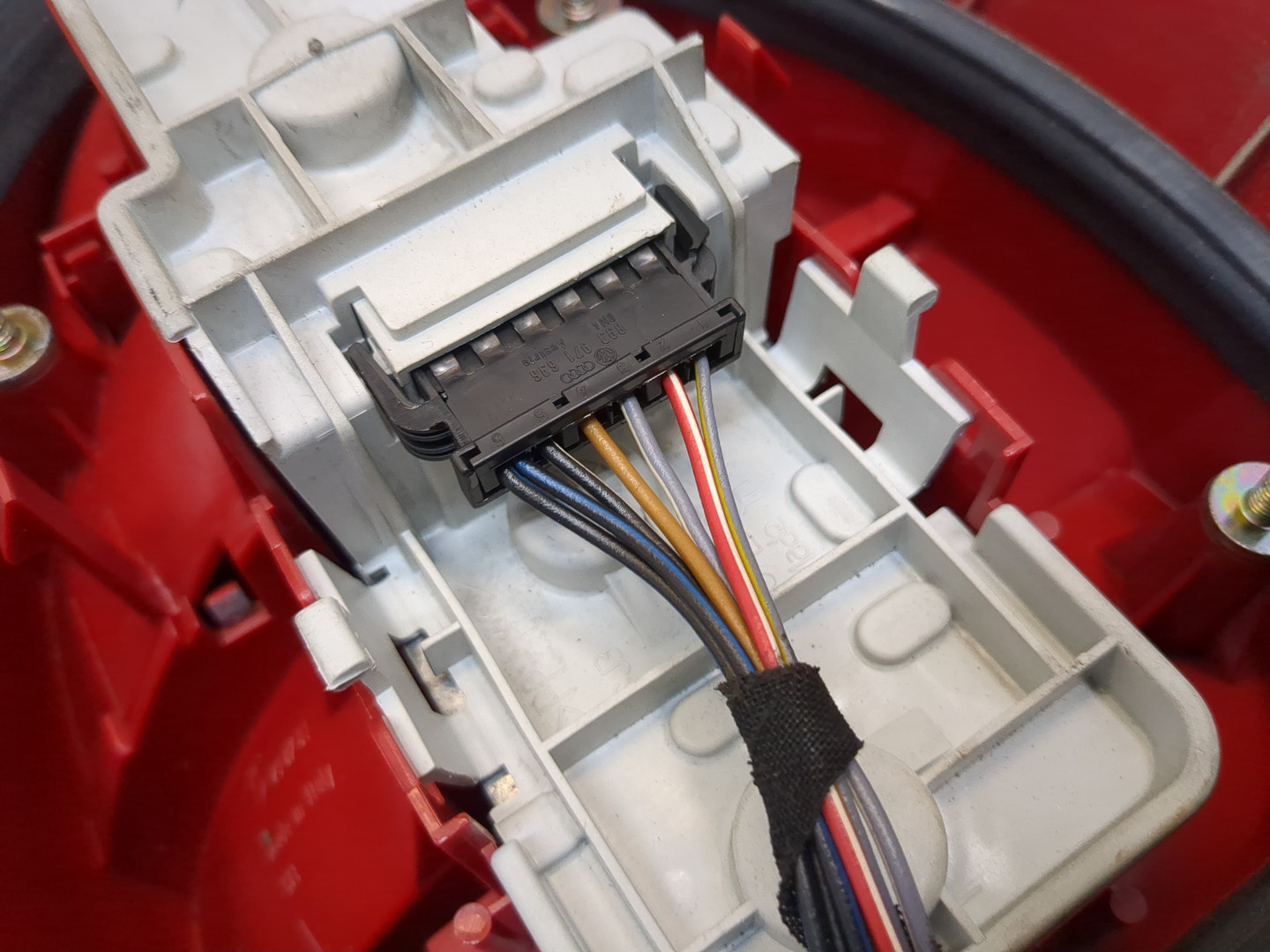 Фонарь задний левый