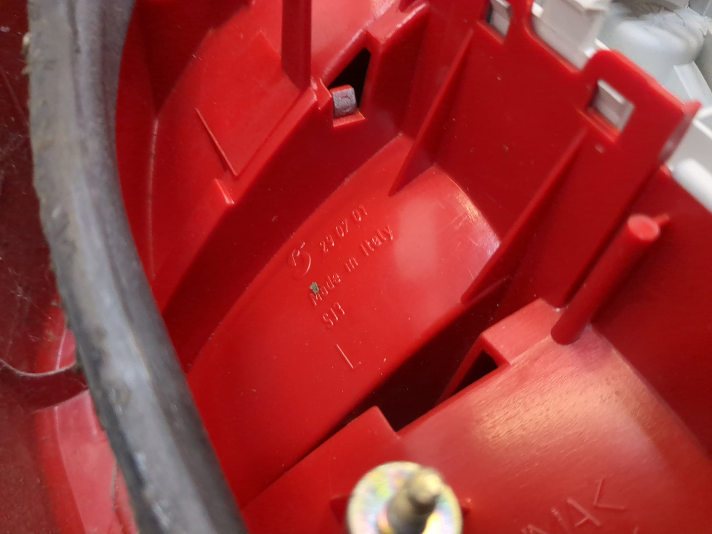 Фонарь задний левый