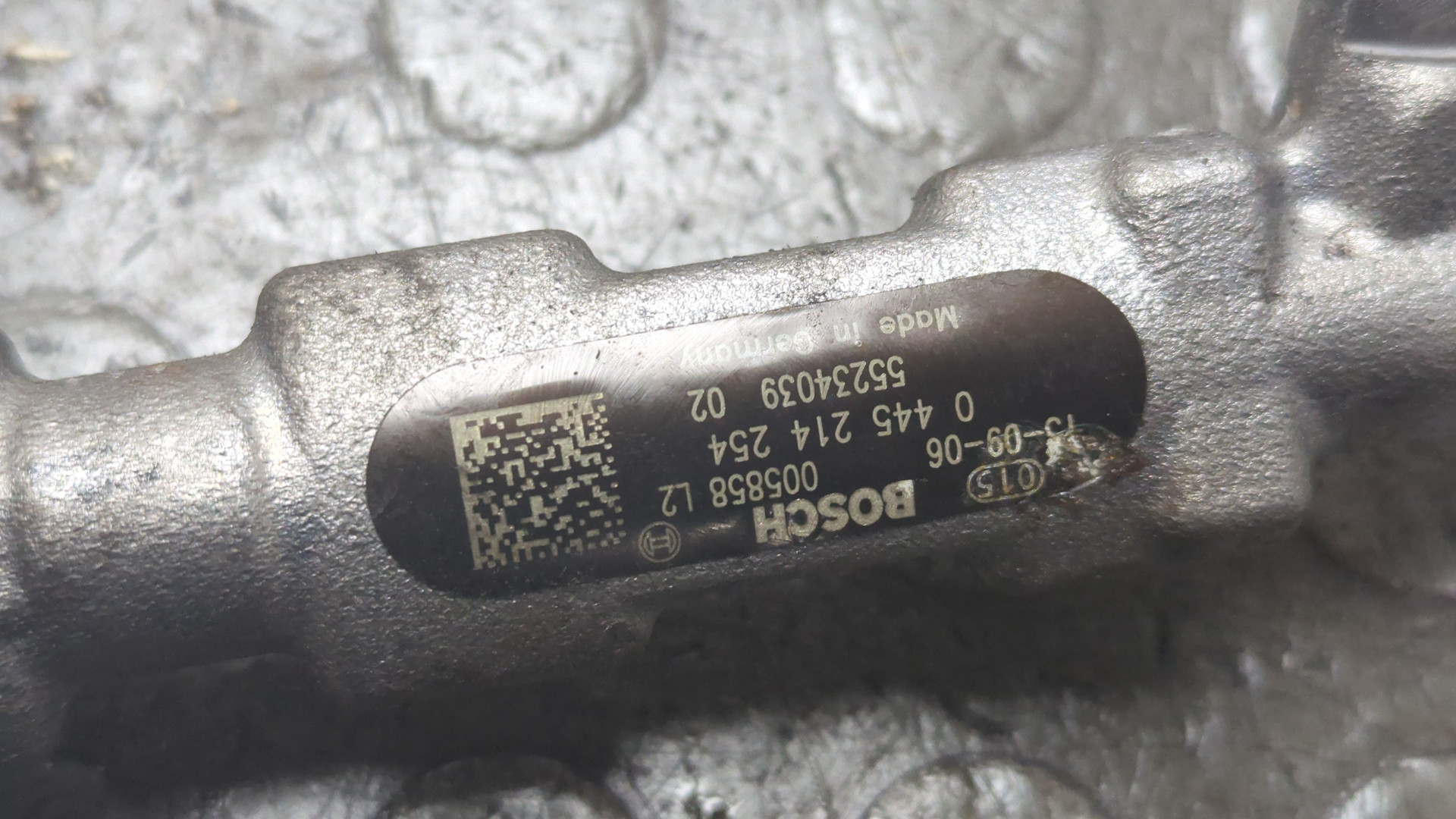 Рейка топливная (рампа)