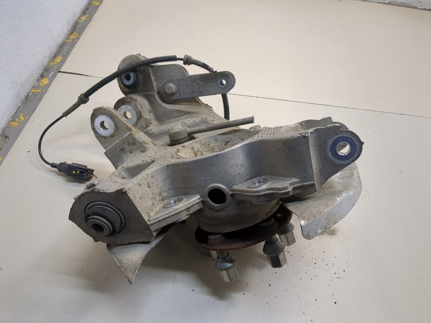 Кулак поворотный задний правый