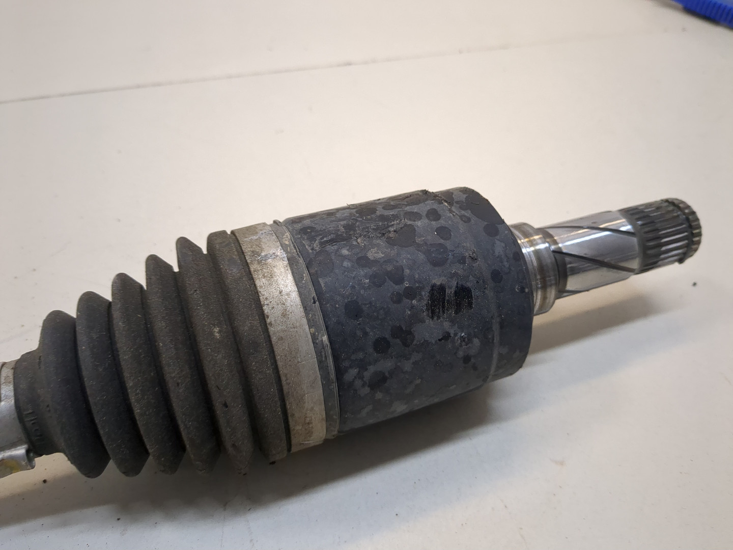 Полуось задняя