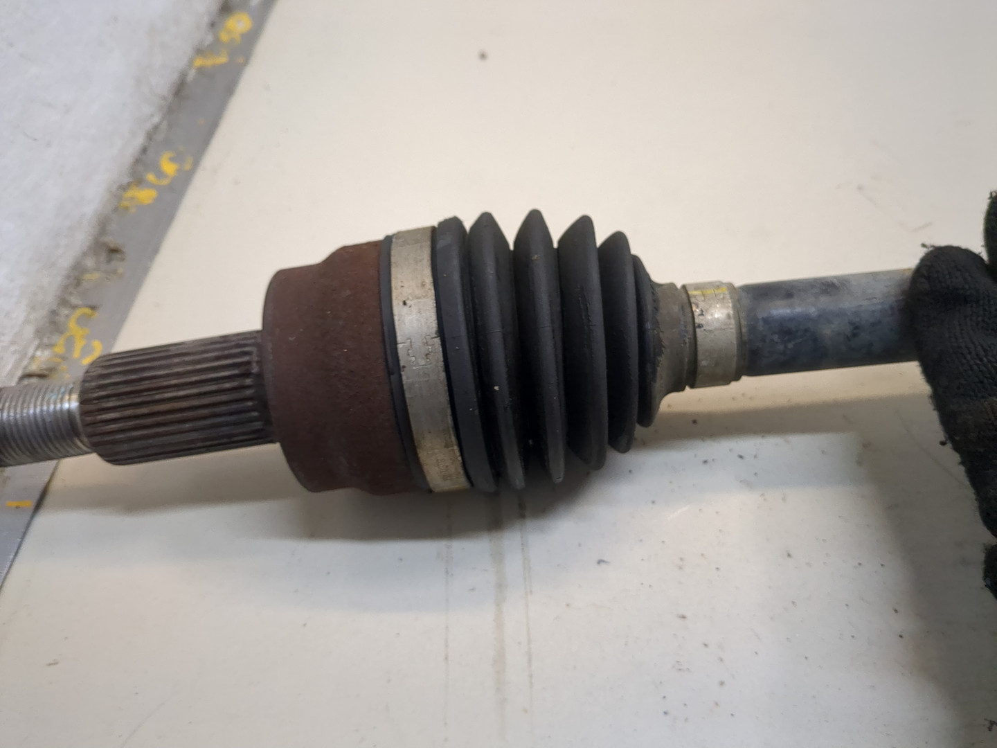 Полуось задняя