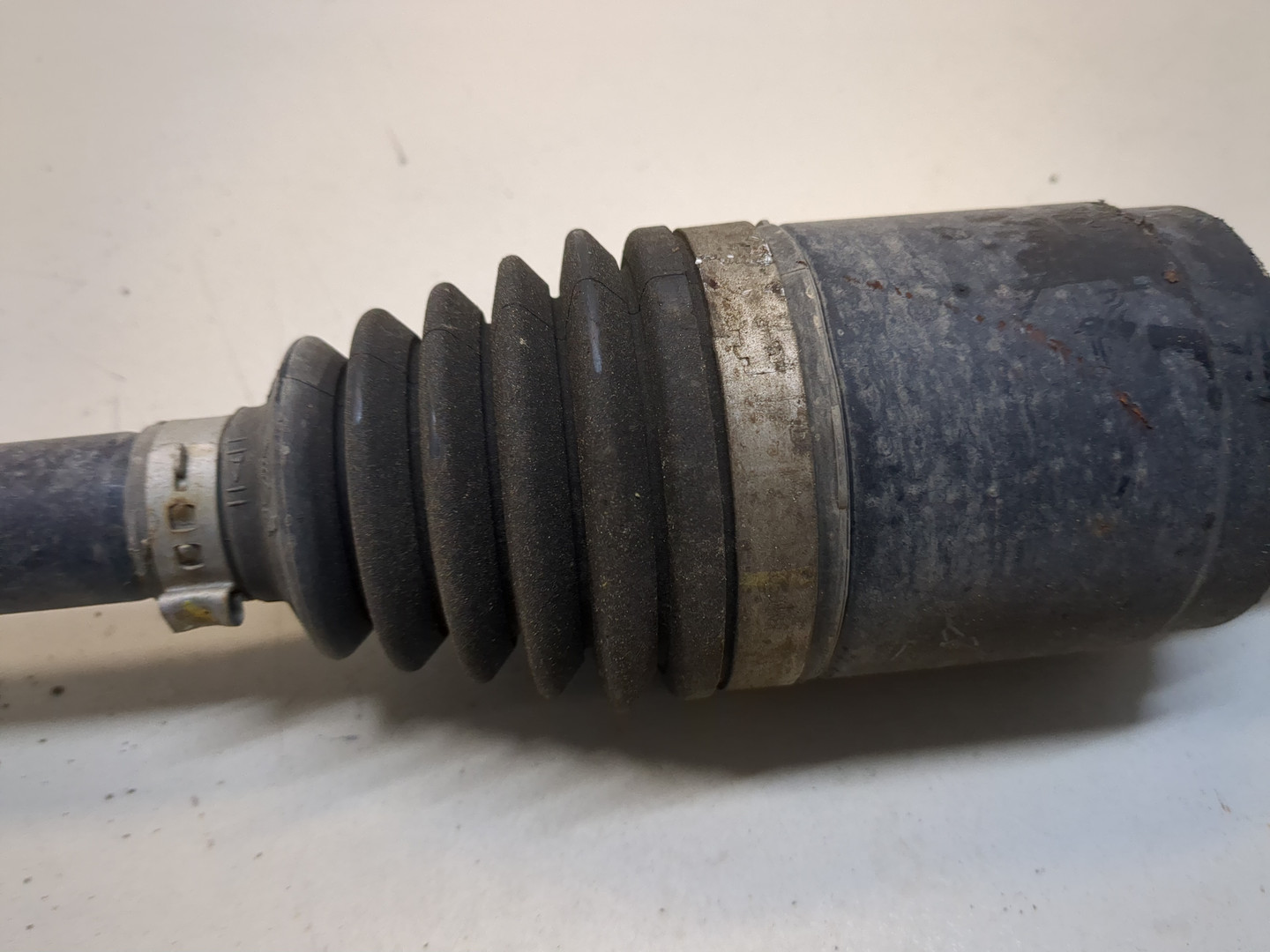 Полуось задняя