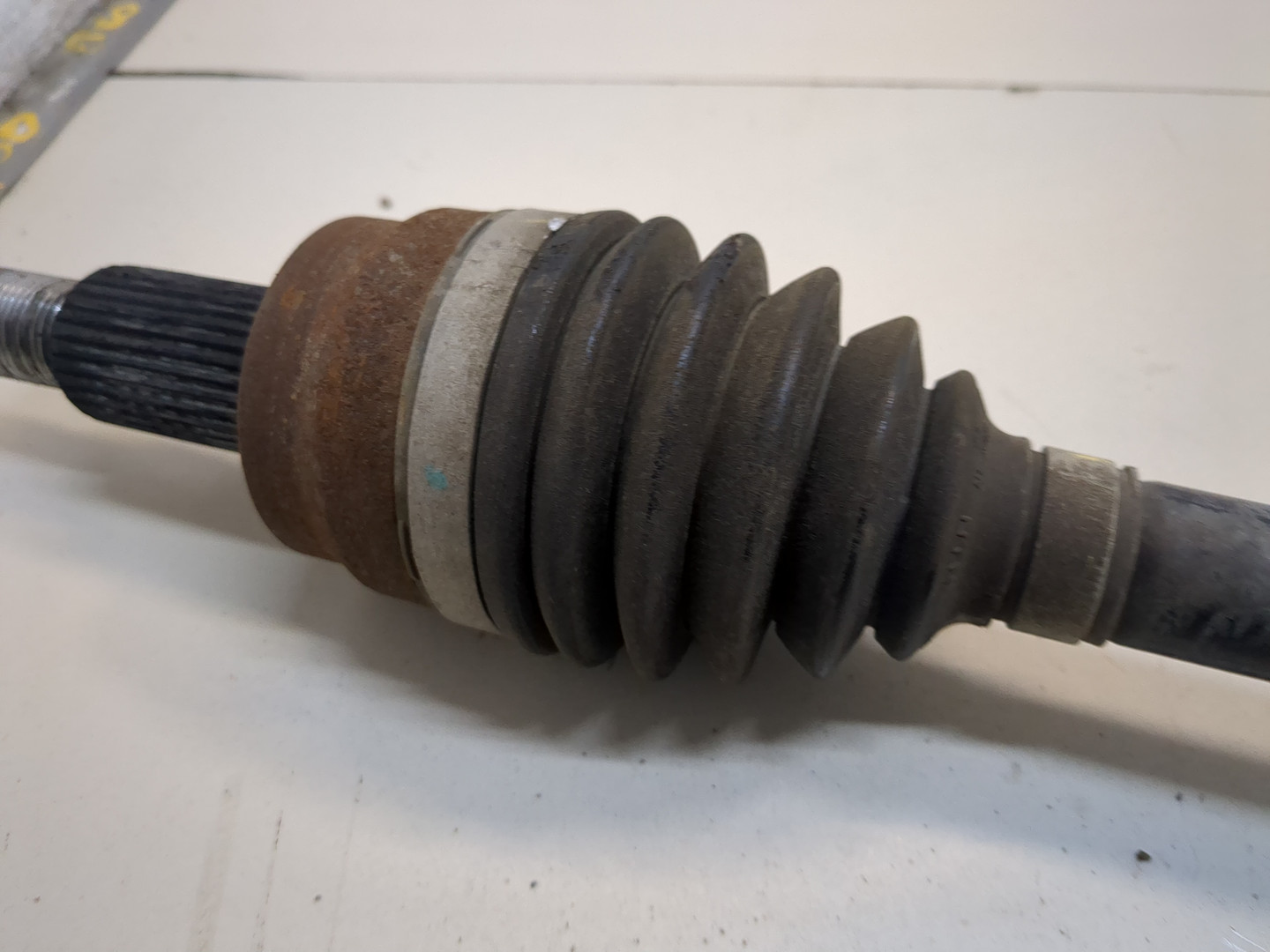 Полуось задняя