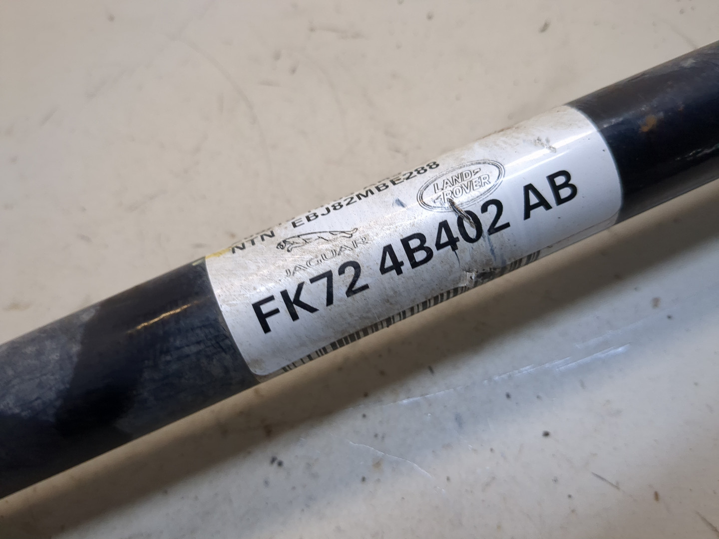 Полуось задняя