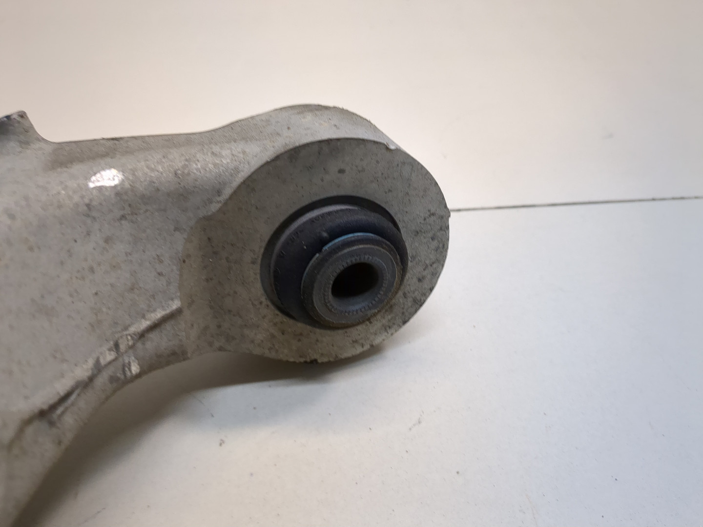 Рычаг задний левый