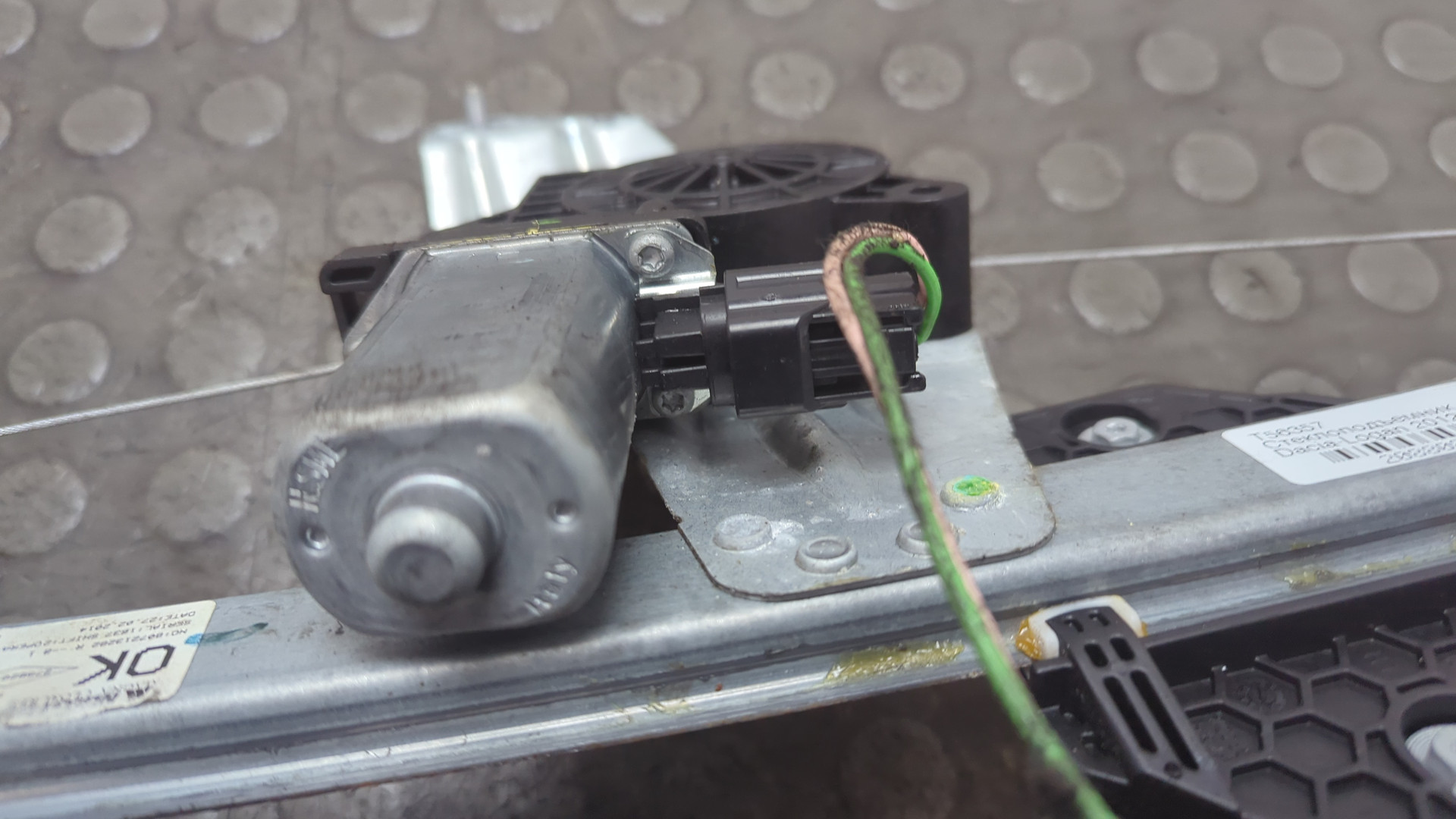 Стеклоподъемник электр. передний левый